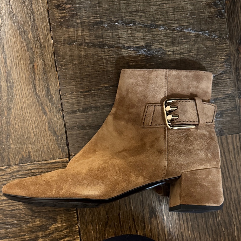 Tod’s Brown Suede Ankle Boots